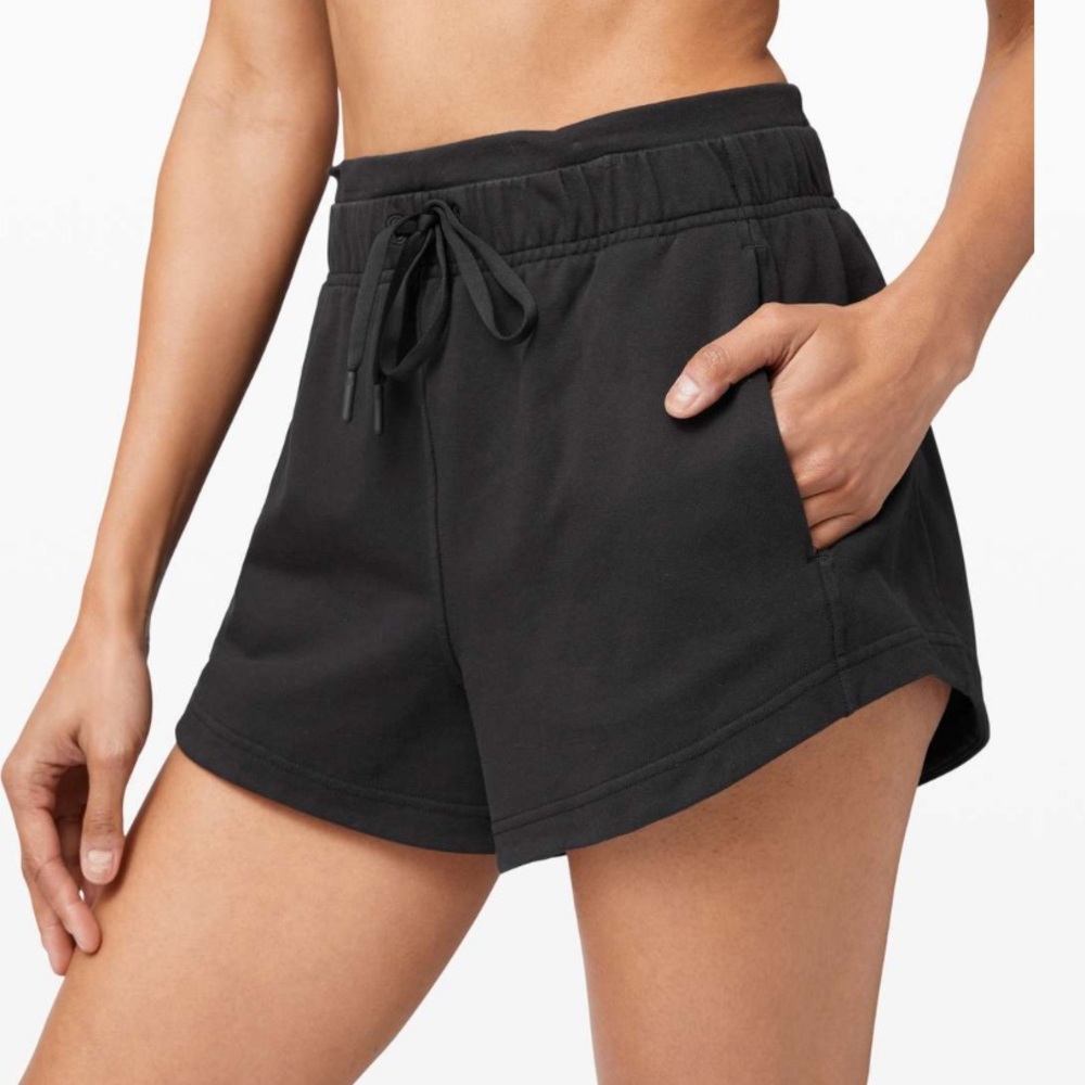 Lululemon Inner Glow short
